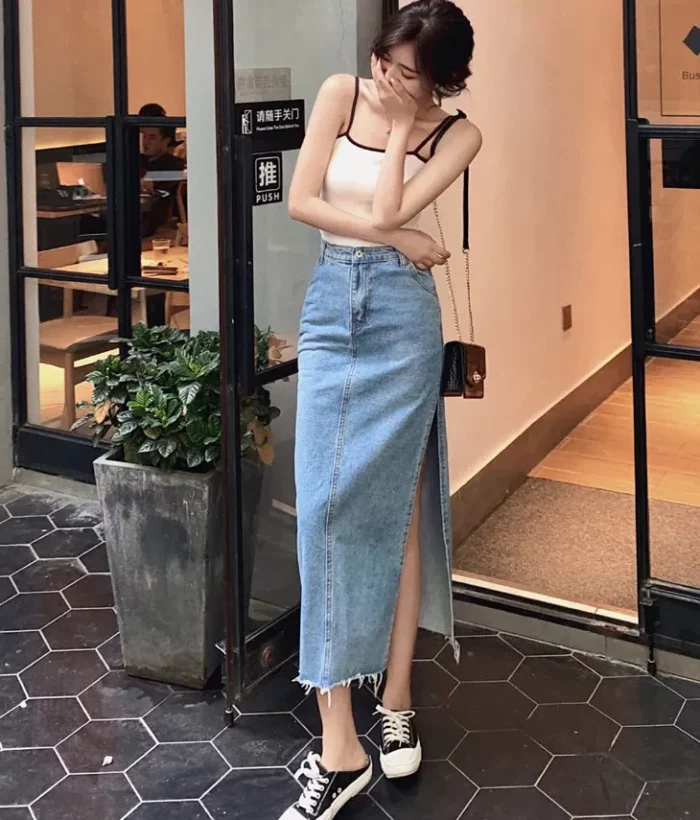 Hè Năng Động Chân Váy Jean Dài Phối Với Áo Croptop Và Áo Hai Dây